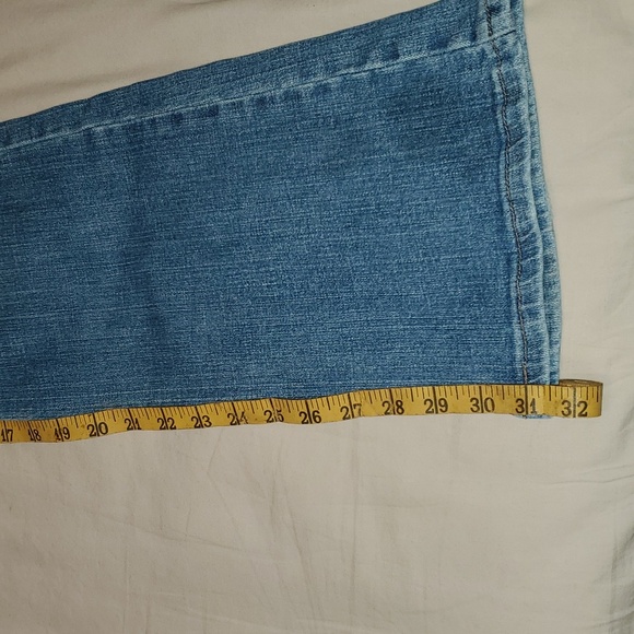 Levi's Bootcut Jeans - Picture 2 of 8